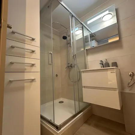 Paradise For Two 扎达尔